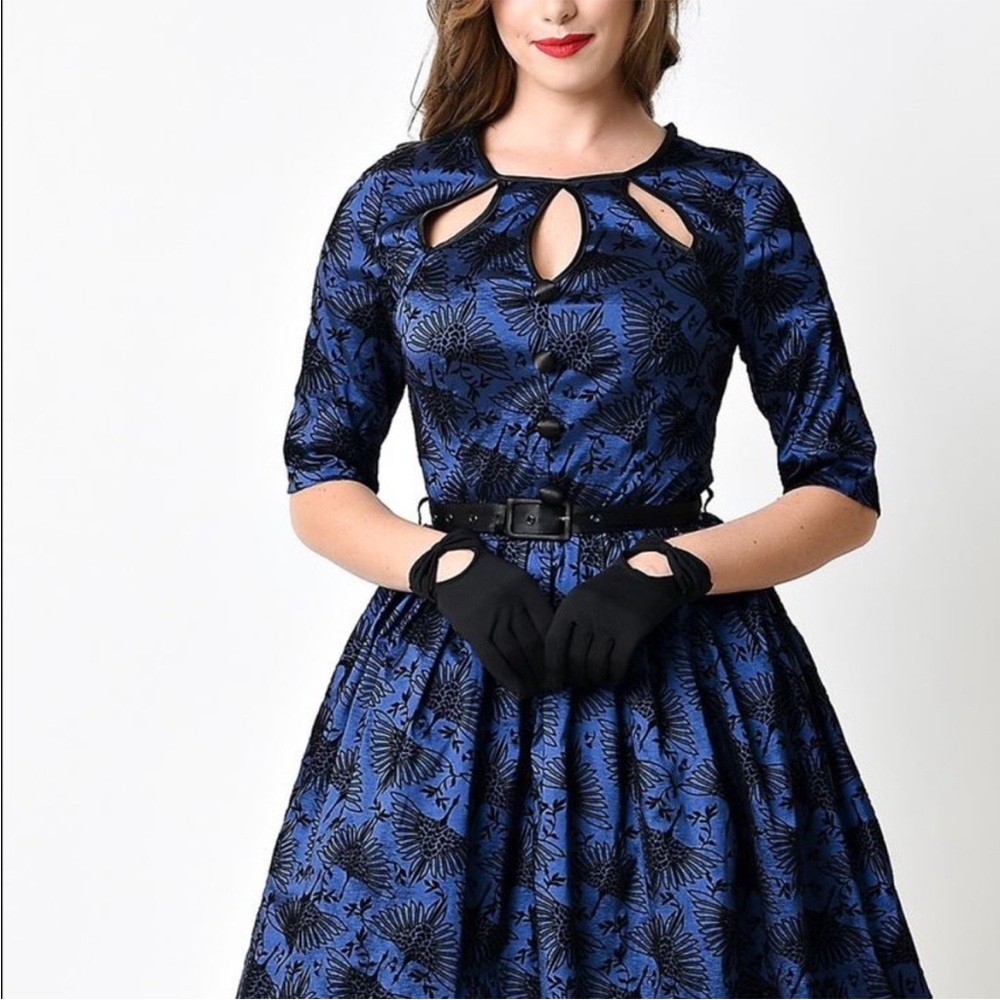VOODOO VIXEN Paula Swing dress MIDI pleated with keyhole detail BLUE SZ: Medium